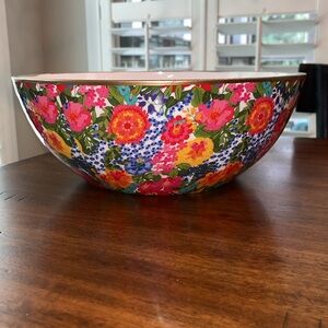 Hayes Studio and Sara Beth designs bowl. EUC.  No stains chips etc.